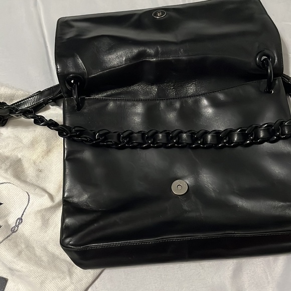 AUTHENTIC PRADA BLACK LEATHER SHOULDER BAG - Picture 8 of 11